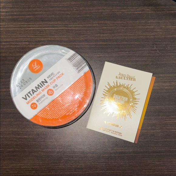 Beauty Samples Bundle ✨ - Picture 2 of 7